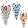 broche zaya en forme de paon avec cristaux colorés