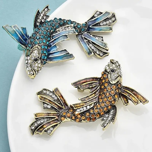 broche femme ondine en forme de poisson avec strass