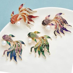 broche bijoux gilda en forme de poisson avec perle