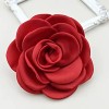 broche fleur rouge avelis