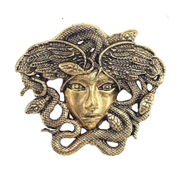 broche dorée gorgona méduse