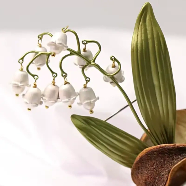 broche mariage fleur amandine émaillée