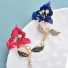 broche fleur rouge ou bleue pour mariage