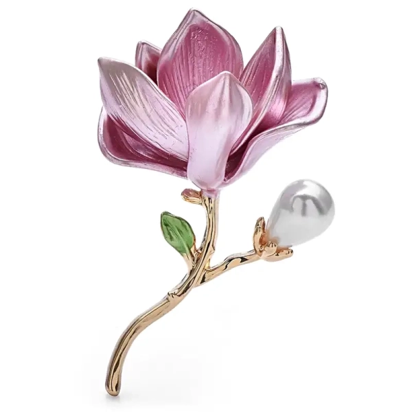 Broche fleur forme magnolia rose métallisé avec bouton perle nacrée modèle Louise
