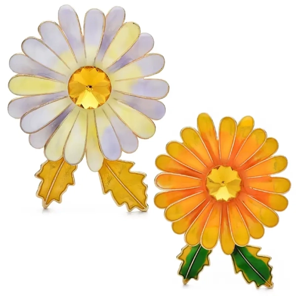 Broche fleur forme marguerite émaillée avec cœur cristal jaune modèle Margot