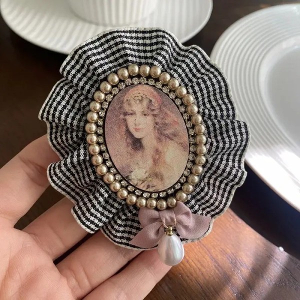 Broche camée vintage théa – portrait femme ancien