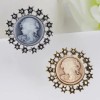 broche camée vintage Stella – portrait femme rond étoile
