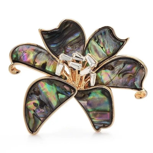broche en forme de fleur à partir de coquillage d'ormeau