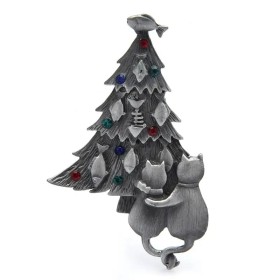 broche argentée holly avec sapin et chats