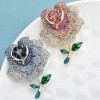 broche en forme de rose avec strass roswyn
