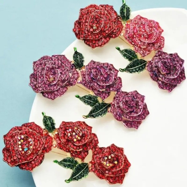 broche hazel en forme de roses 3 variantes
