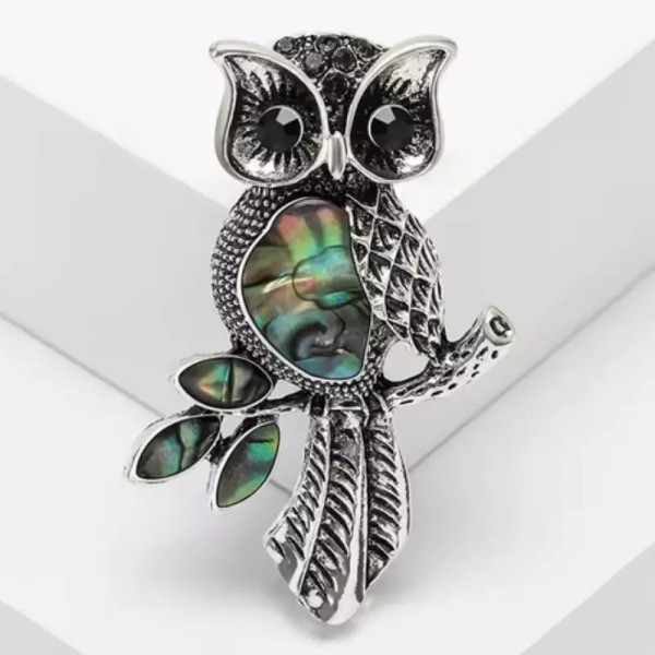 broche chouette aegis en coquillage